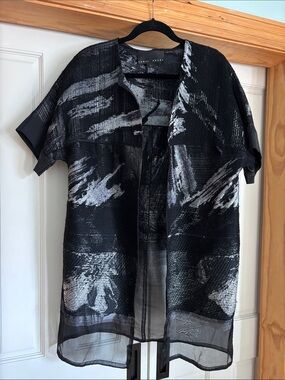 Yansi Fugel Black and White Short-Sleeve Sheer Coatigan